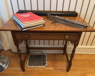 Charming like-new table