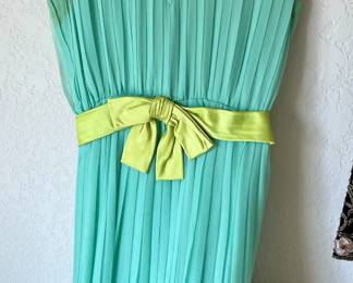 Womenâs vintage dress-