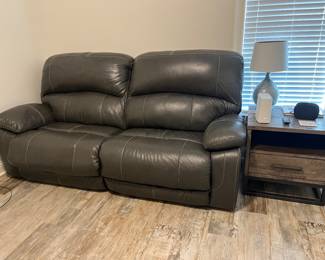 Reclining sofa