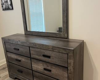 Dresser/mirror