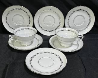 Heinrich H & C Silver Wreath 2 Teacups & 6 Saucers