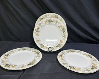 4 Royal Doulton Larchmont Dinner Plates