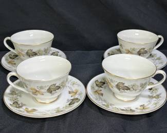 4 Royal Doulton Larchmont Tea Cups & Saucers