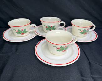 4 Anchor Hocking Holiday Wreath Cups & Saucers
