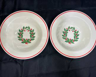 Anchor Hocking Holiday Wreath Serving Bowls