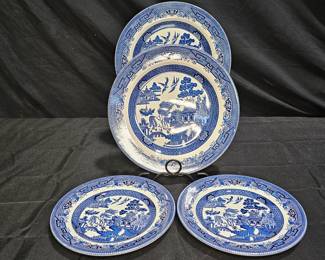 Churchill Blue Willow 2 Salad & 2 Dinner Plates