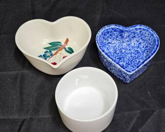 Porcelain, Stoneware, & Pottery Bowls & Ramekin