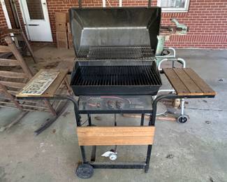 Char-Broil grill in very good condition 