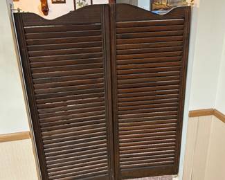 Swinging Bar Doors . 