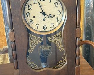 Vintage tabletop clock with key