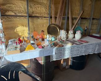 Vintage cookie jars, scented oil burners.