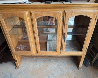China cabinet top with glass shelves! 100.00
