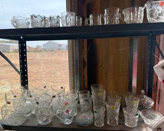 Star of David glassware, other assorted glassware.