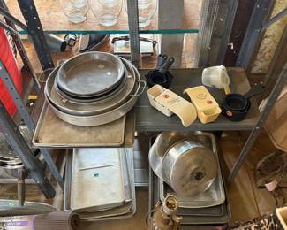 Assorted bakeware priced cheap