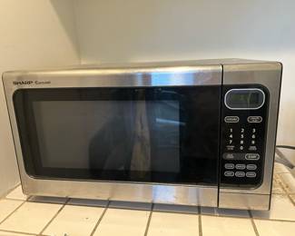 ELECTRONICS, HOUSEHOLD APPLIANCES, TVS, A LOT, AND VERY LOW PRICED.