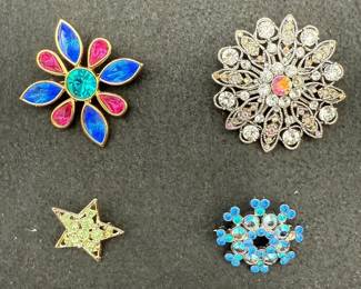 4 Assorted Costume Brooches Multicolor