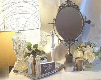 Bridal White And Silver Decor