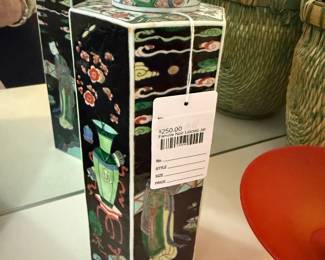 Familie Noir Lidded Jar