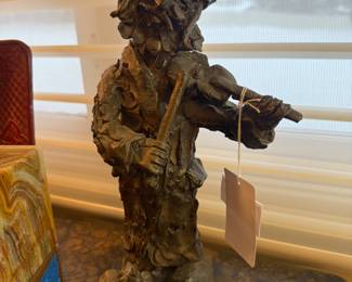 Monyo Signed Fiddler Sculpture