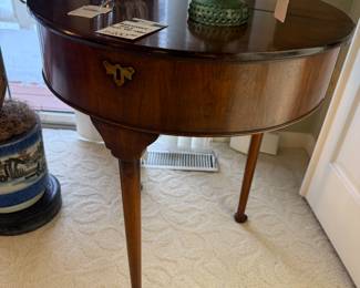 QueenAnne-Style Flip-Top Table