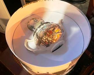 Beautiful tea set in a box!