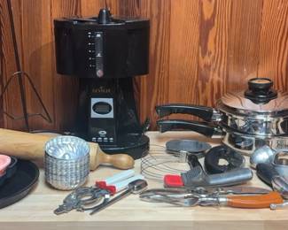 "New Bridge Sparkle & Cheer" in Aiken, SC Starts Closing Sun 12/7 at 8p.Pickup is Tue 12/9 from 2-6p. Please click here to view more photos, descriptions, and current bids: https://ctbids.com/estate-sale/40880