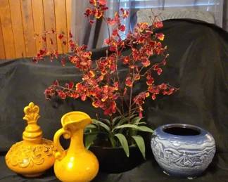 "New Bridge Sparkle & Cheer" in Aiken, SC Starts Closing Sun 12/7 at 8p.Pickup is Tue 12/9 from 2-6p. Please click here to view more photos, descriptions, and current bids: https://ctbids.com/estate-sale/40880