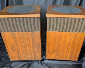 "New Bridge Sparkle & Cheer" in Aiken, SC Starts Closing Sun 12/7 at 8p.Pickup is Tue 12/9 from 2-6p. Please click here to view more photos, descriptions, and current bids: https://ctbids.com/estate-sale/40880