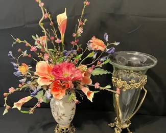 "New Bridge Sparkle & Cheer" in Aiken, SC Starts Closing Sun 12/7 at 8p.Pickup is Tue 12/9 from 2-6p. Please click here to view more photos, descriptions, and current bids: https://ctbids.com/estate-sale/40880