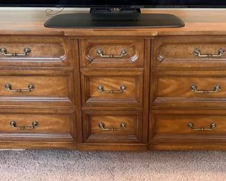 "New Bridge Sparkle & Cheer" in Aiken, SC Starts Closing Sun 12/7 at 8p.Pickup is Tue 12/9 from 2-6p. Please click here to view more photos, descriptions, and current bids: https://ctbids.com/estate-sale/40880