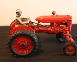 Antique scarce  arcade cast iron farmall  tractor