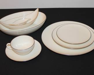 Place setting for 12