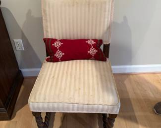 Dining room chair