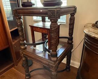Pair of end tables