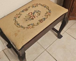 Embroidery foot stool