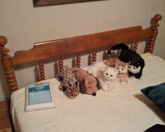 Jenny Lind style full bed