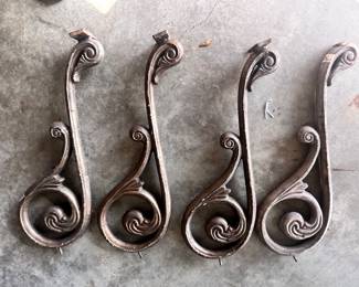 SET OF 4 HEAVY CAST IRON BRACKETS - POSSIBLY FOR STAIRS?