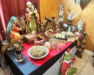 LARGE & SMALL NATIVITY FIGURES