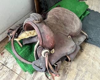 VINTAGE KIDS SADDLE
