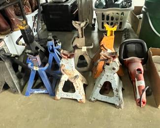 JACK STANDS