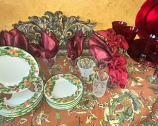 MORE HOLIDAY DINNERWARE