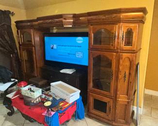 LARGE ENTERTAINMENT CENTER