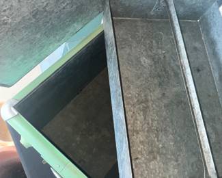 INTERIOR IS GREAT AND HAS IT'S TRAY