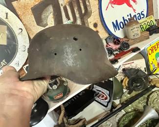 WW2 GERMAN ARMY HELMET