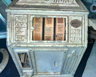 RARE - "PENNY SMOKE" GUM MACHINE - SLOT MACHINE-STYLED 