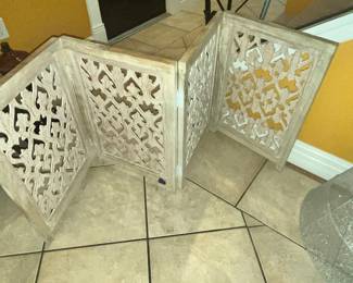 SHORT, CARVED WOODEN FOLDING SCREEN