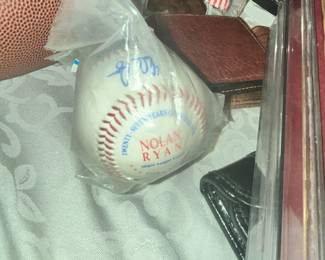 NOLAN RYAN AUTOGRAPH BALL