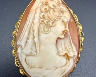 Vintage 1/20 12K Gold Cameo
