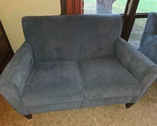 Gray loveseat 2