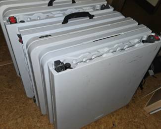 Collapsible folding tables